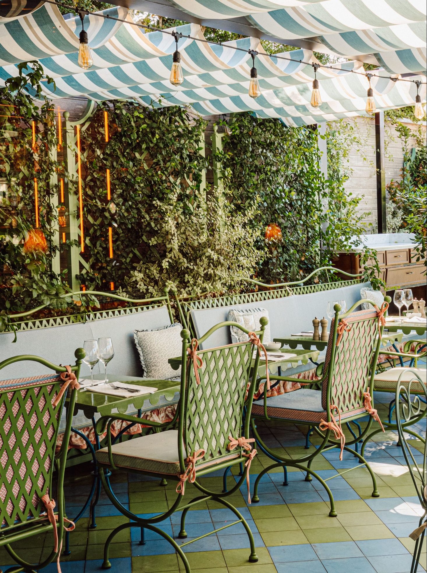 ravishing terrasse in Paris to enjoy a sunday brunch with the view of the seine